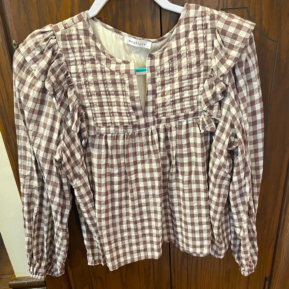 Neuflora Checked Ruffle Sleeve Blouse